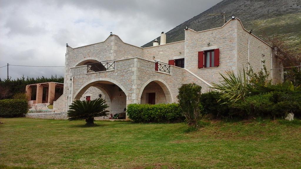 Foivos 2 Hotel Gythio Exterior photo